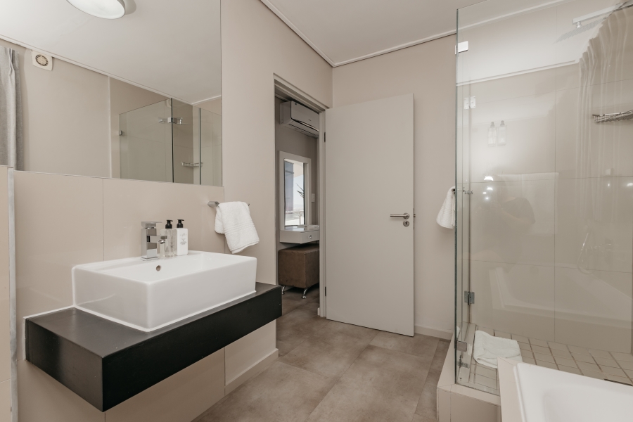 3 Bedroom Property for Sale in Waves Edge Western Cape